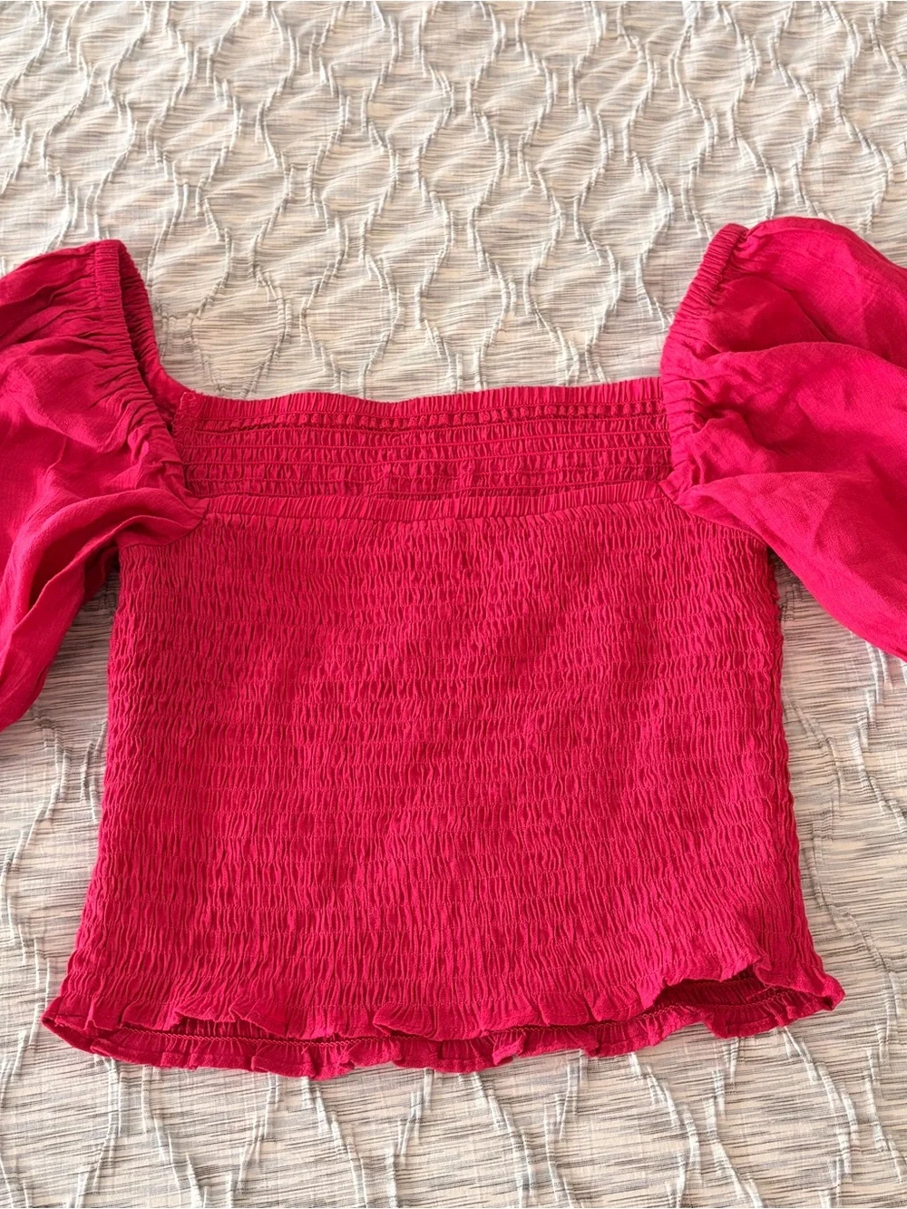 Express Bright Fuchsia Puff Sleeve Smocked Crop Top